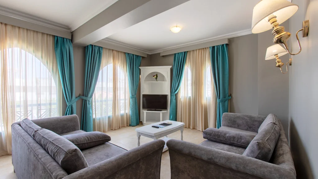 الفندق صن رايز جاردن بيتش ريزورت - الغردقة